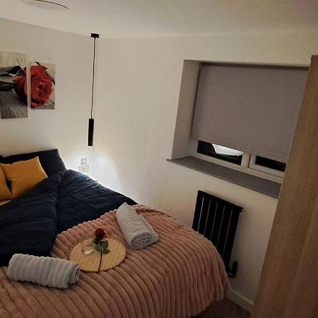 Dalmas Apartment Манчестър Екстериор снимка